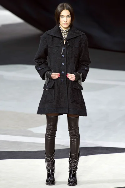 Look 19